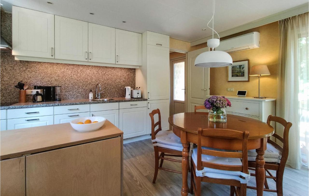 Cozy Home In Vorden With Kitchen Екстер'єр фото