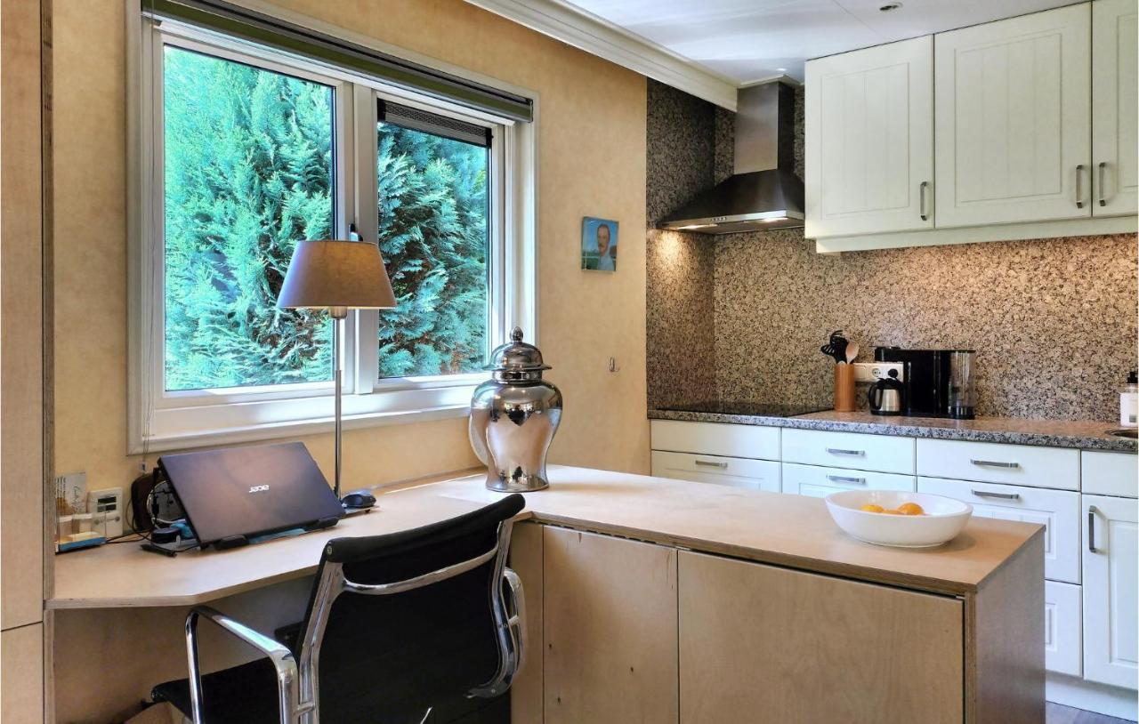Cozy Home In Vorden With Kitchen Екстер'єр фото