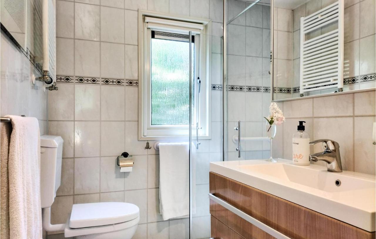 Cozy Home In Vorden With Kitchen Екстер'єр фото